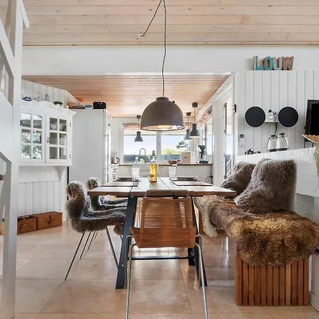 Bl1211-blokhus-carl-nielsensvej-3 Holiday home *